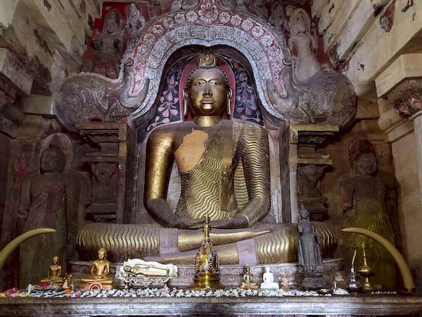 statua buddha gadaladeniya 